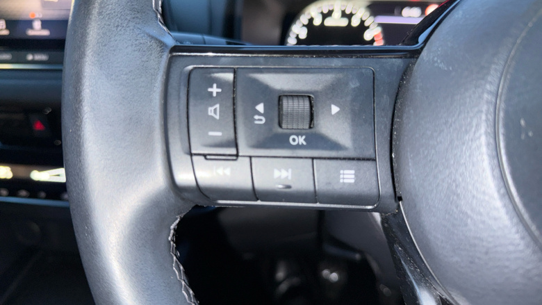 Nissan Qashqai 1.3 DiG-T MH Acenta Premium 5dr Petrol Hatchback